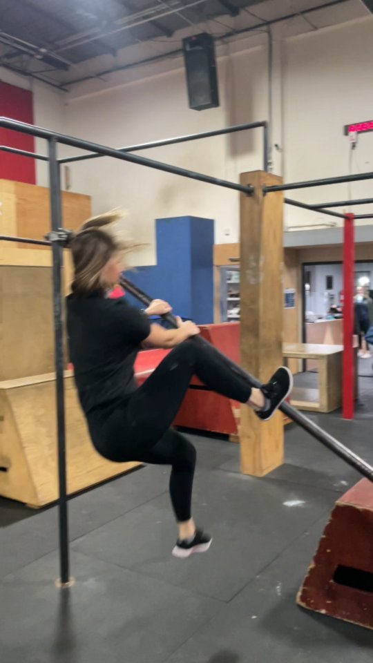 At APK we strive to support all Athletes, and so in honor of National Women in Sports day we have our own @mel2toes working hard in the gym as always 💪
.
#parkour #freerunning #apklife #apkparkour #precisionsticks